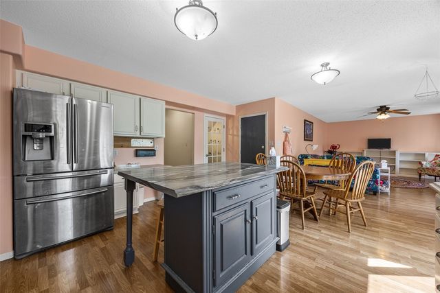 611 Deer Run Drive NE, Cedar Rapids, IA 52402