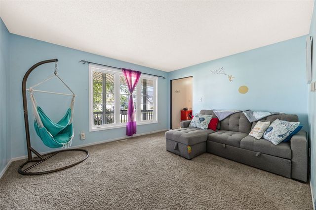 611 Deer Run Drive NE, Cedar Rapids, IA 52402