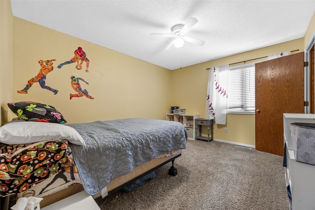 611 Deer Run Drive NE, Cedar Rapids, IA 52402