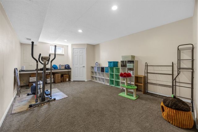 611 Deer Run Drive NE, Cedar Rapids, IA 52402