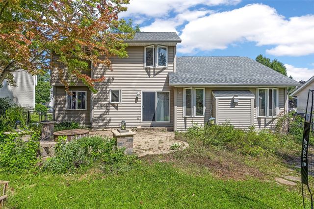 611 Deer Run Drive NE, Cedar Rapids, IA 52402