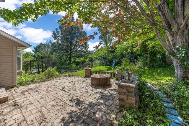 611 Deer Run Drive NE, Cedar Rapids, IA 52402
