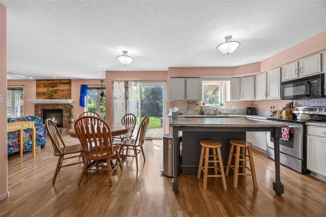 611 Deer Run Drive NE, Cedar Rapids, IA 52402