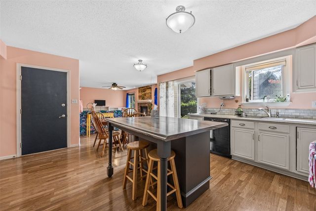 611 Deer Run Drive NE, Cedar Rapids, IA 52402