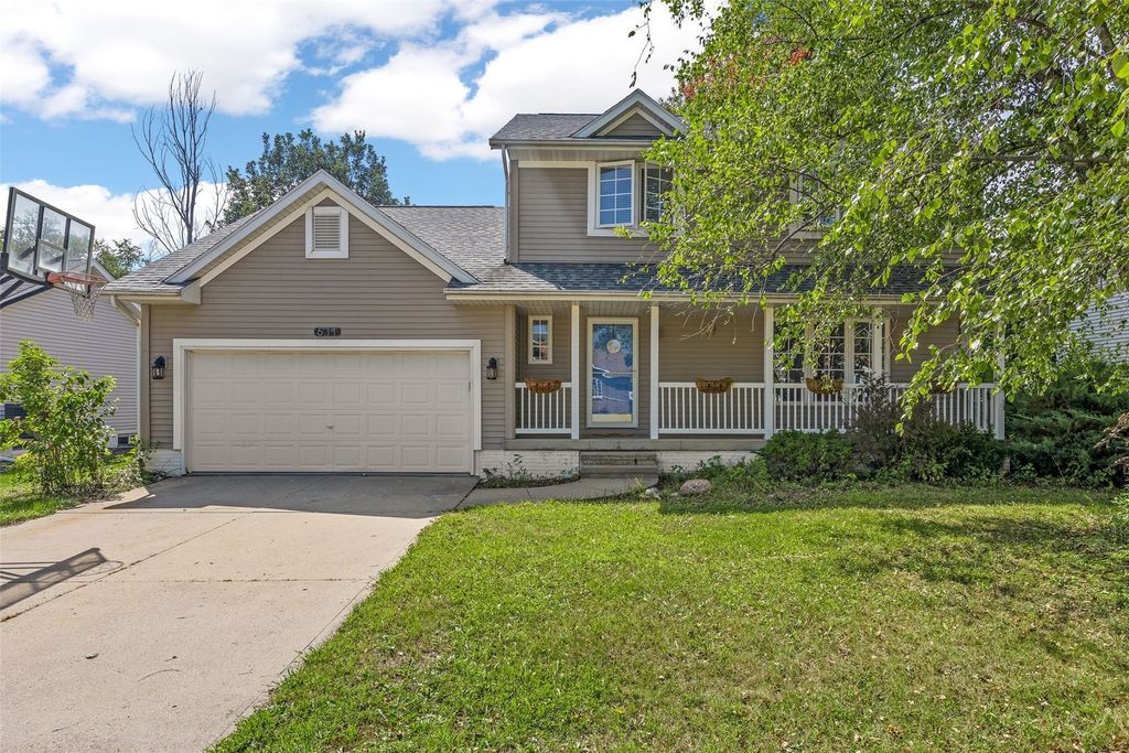 611 Deer Run Drive NE, Cedar Rapids, IA 52402