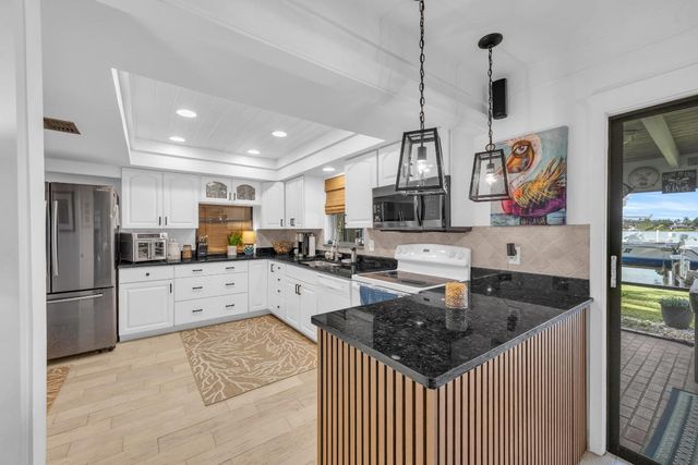 1305 Peninsular Road, Jupiter, FL 33469