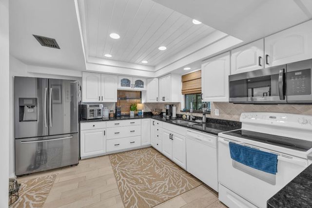 1305 Peninsular Road, Jupiter, FL 33469