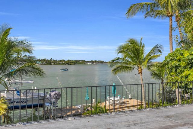 1305 Peninsular Road, Jupiter, FL 33469