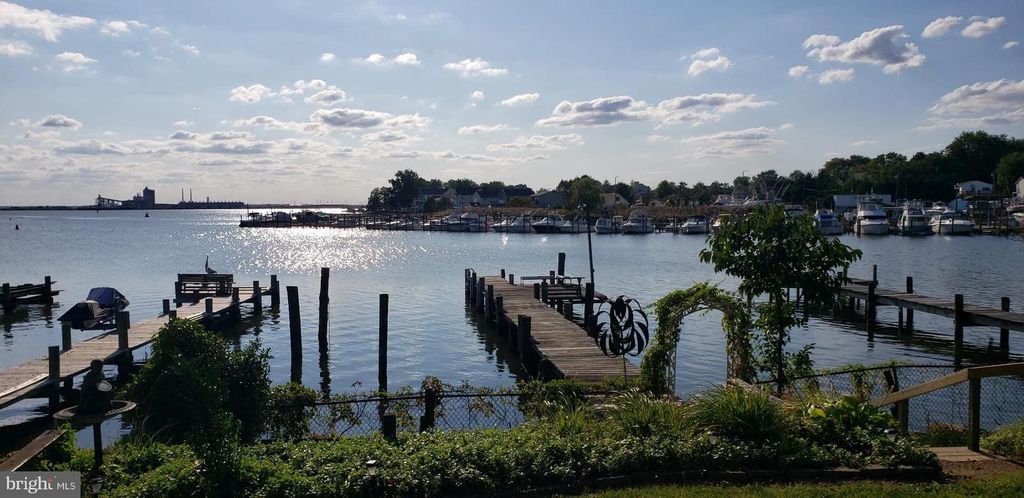 6 SHORE RD, Sparrows Point, MD 21219