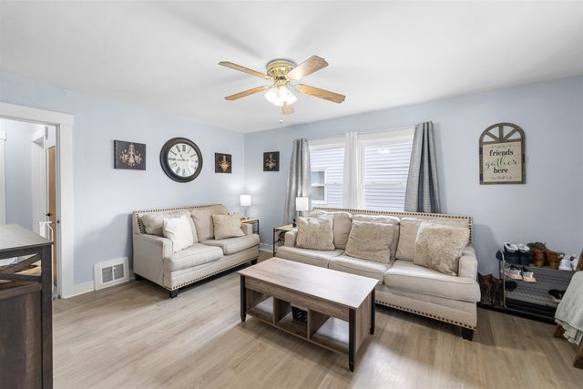 735 S 11th St., Salina, KS 67401