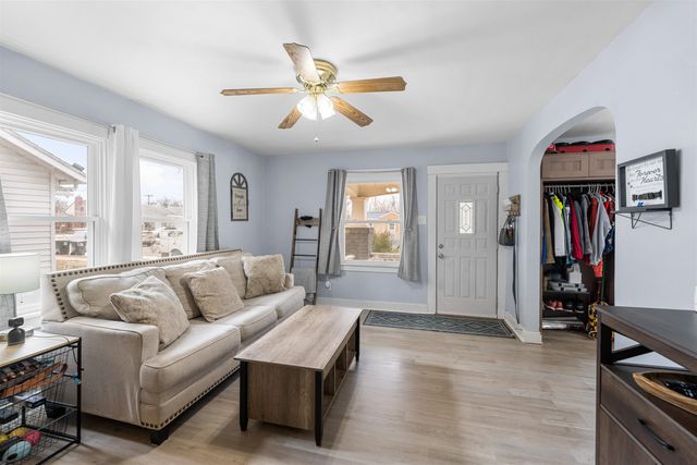 735 S 11th St., Salina, KS 67401