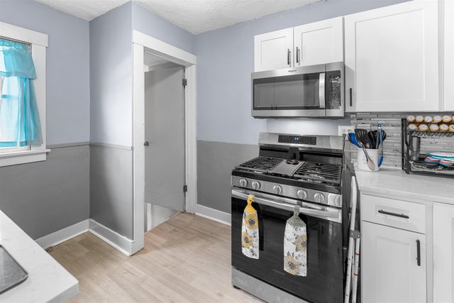 735 S 11th St., Salina, KS 67401