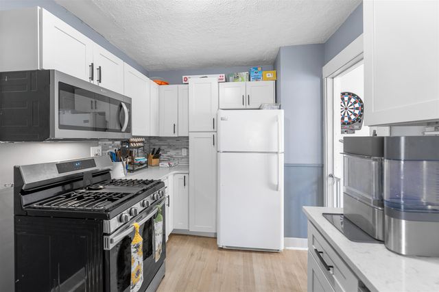 735 S 11th St., Salina, KS 67401