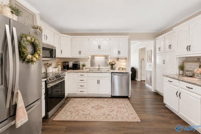 98 Johnson Road, Danville, AL 35619
