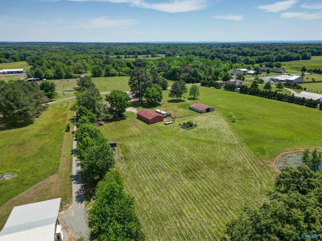 98 Johnson Road, Danville, AL 35619