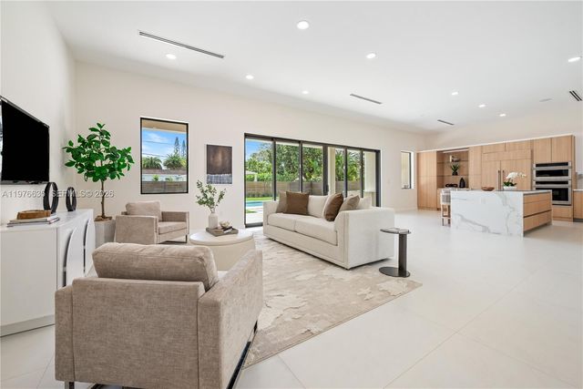6990 SW 58th Street, Miami, FL 33143