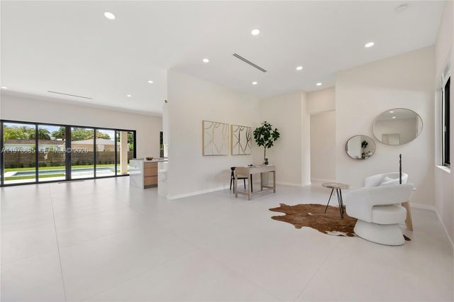 6990 SW 58th Street, Miami, FL 33143