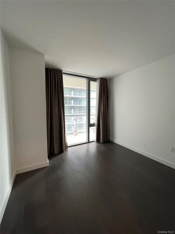 131-05 40th Road 15M, Flushing, NY 11354 — photo 3
