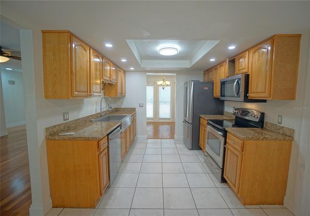 5301 CARROLLWOOD MEADOWS DRIVE, Tampa, FL 33625