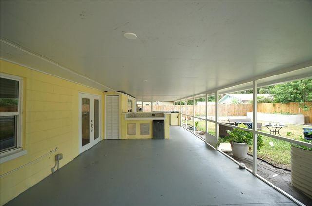 5301 CARROLLWOOD MEADOWS DRIVE, Tampa, FL 33625