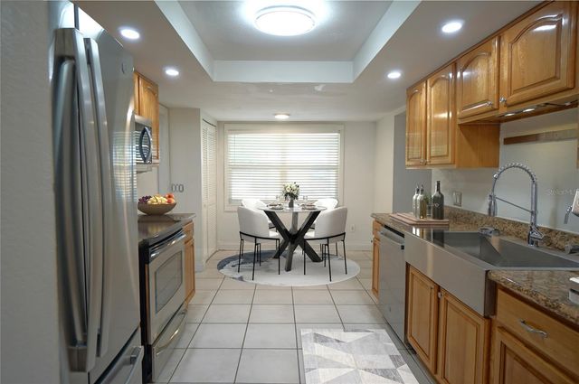 5301 CARROLLWOOD MEADOWS DRIVE, Tampa, FL 33625
