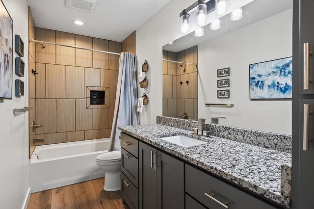 2046 162nd Avenue NE, Andover, MN 55304