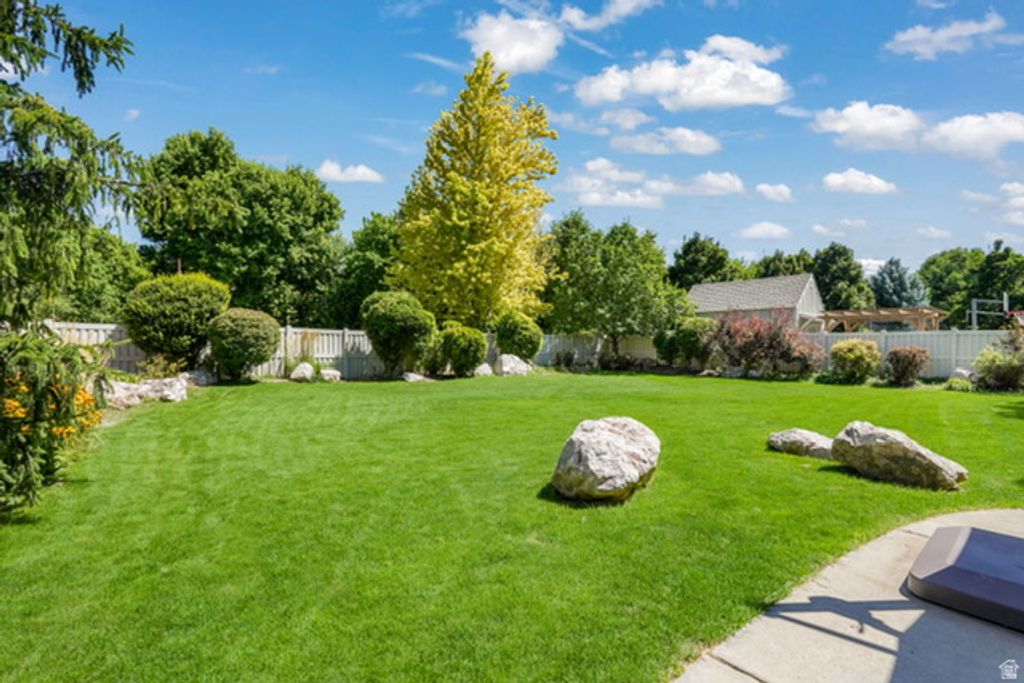 59 S SHADOW BREEZE RD, Kaysville, UT 84037 — photo 4