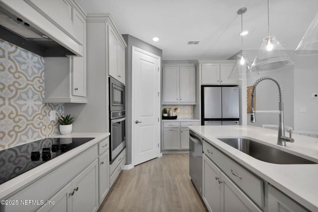 1710 MICKEY Way, Middleburg, FL 32068