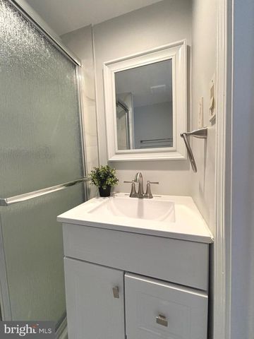 7800 WINONA CT, Annandale, VA 22003