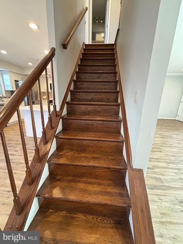 7800 WINONA CT, Annandale, VA 22003