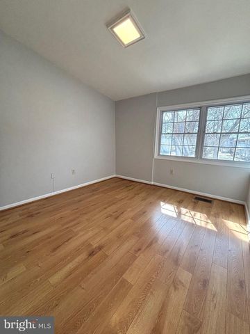 7800 WINONA CT, Annandale, VA 22003