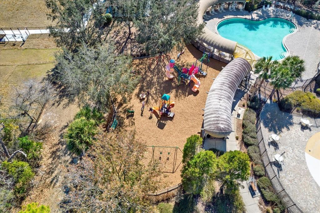 Image 24 of property listing at 4233 BRAMBLEWOOD LOOP, Spring Hill, FL 34609