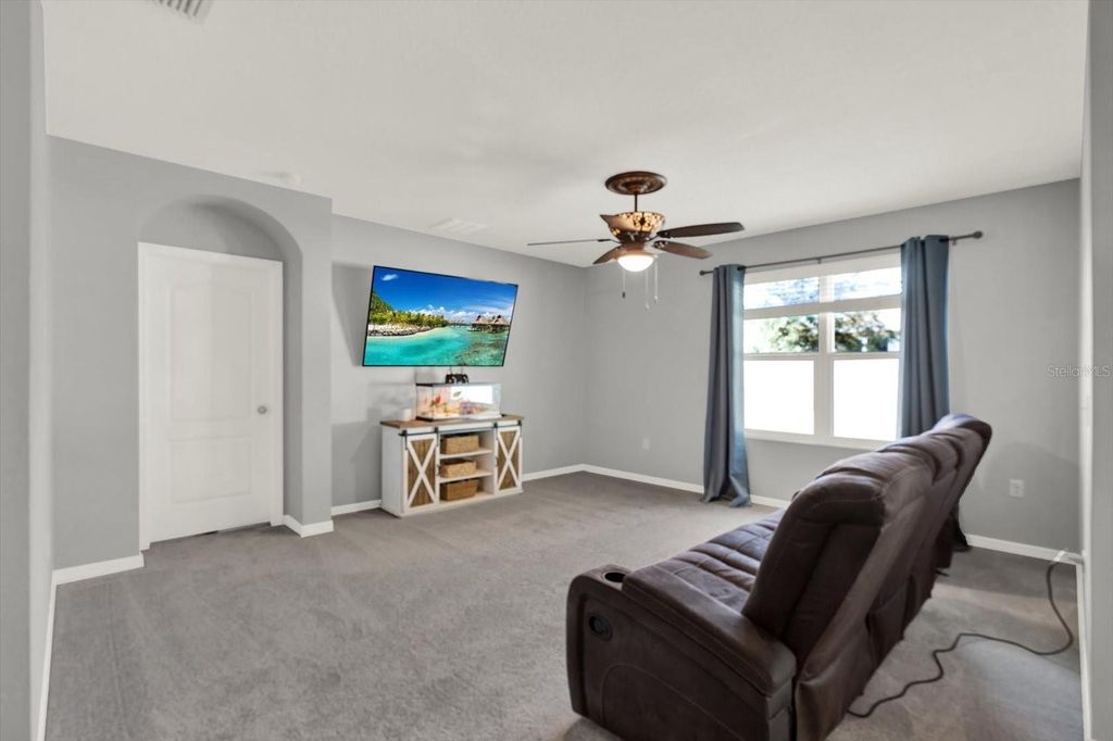 Image 5 of property listing at 4233 BRAMBLEWOOD LOOP, Spring Hill, FL 34609