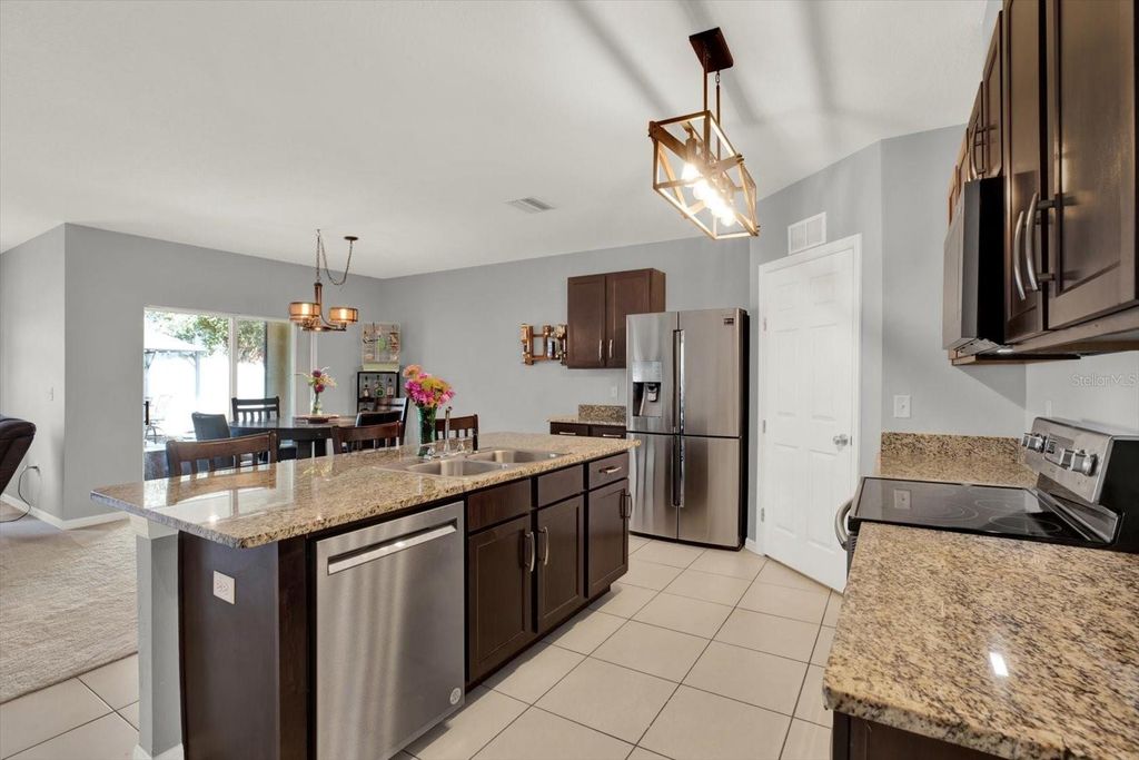 Image 10 of property listing at 4233 BRAMBLEWOOD LOOP, Spring Hill, FL 34609