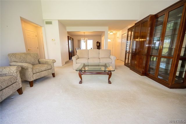 9 Alexander Parkway, Pendleton, NY 14120
