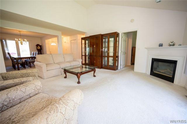 9 Alexander Parkway, Pendleton, NY 14120