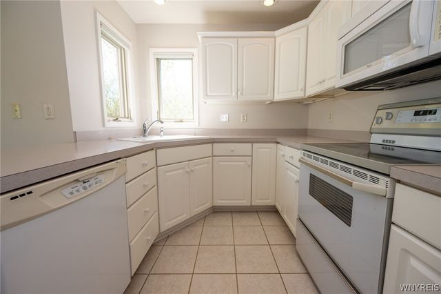 9 Alexander Parkway, Pendleton, NY 14120
