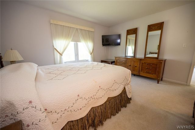 9 Alexander Parkway, Pendleton, NY 14120