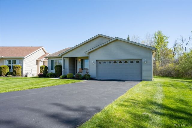 9 Alexander Parkway, Pendleton, NY 14120