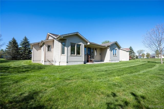 9 Alexander Parkway, Pendleton, NY 14120