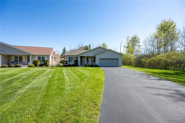 9 Alexander Parkway, Pendleton, NY 14120