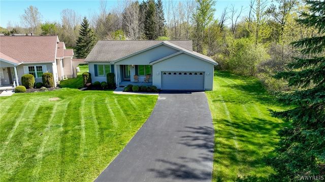 9 Alexander Parkway, Pendleton, NY 14120