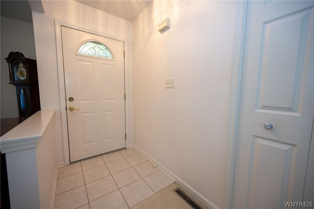 9 Alexander Parkway, Pendleton, NY 14120
