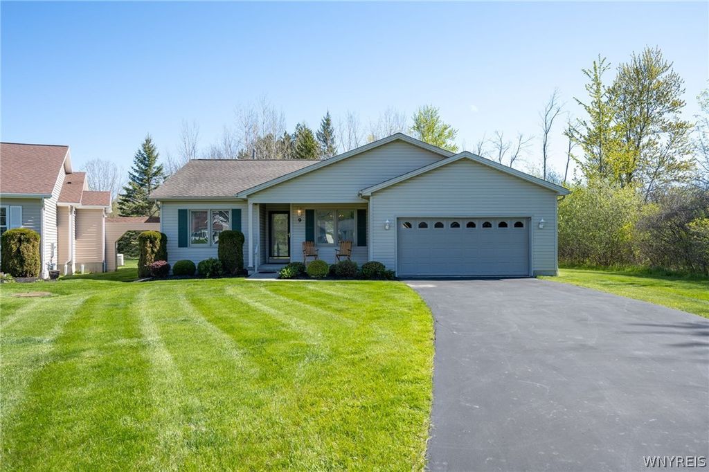 9 Alexander Parkway, Pendleton, NY 14120
