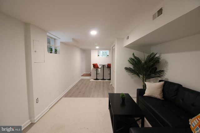 4009 TANEY AVE, Alexandria, VA 22304