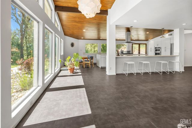 4200 Flintridge Drive, Bakersfield, CA 93306