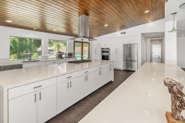 4200 Flintridge Drive, Bakersfield, CA 93306