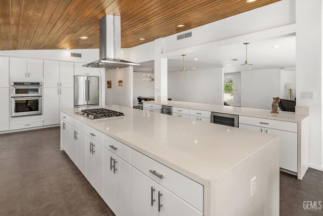 4200 Flintridge Drive, Bakersfield, CA 93306