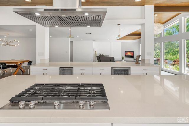 4200 Flintridge Drive, Bakersfield, CA 93306