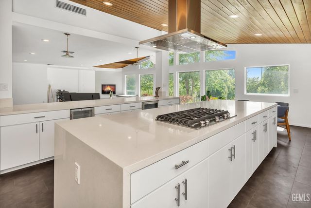 4200 Flintridge Drive, Bakersfield, CA 93306